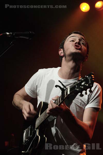 EDITORS - 2008-04-07 - PARIS - Le Bataclan - Thomas Michael Henry Smith